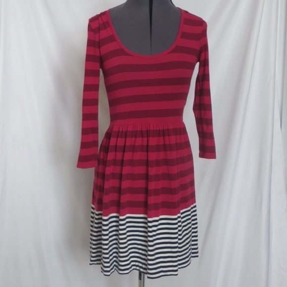 French Connection Mixed Striped Fuchsia and Blue Dress, Size 0 🔴CLEARANCE🔴 - Picture 1 of 2